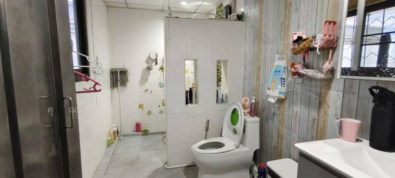 For Sale - อาคารพาณิชย์ 3 ชั้นครึ่ง 3 คูหา ติดถนนเพชรเกษม, Nakhon Pathom