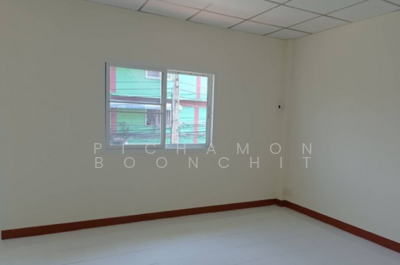 ขาย - ทาวน์เฮ้าส์ 3-ห้องนอน, กรุงเทพ