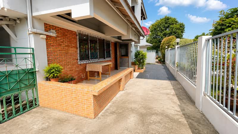 Muang Thong Niwet 1, Bangkok, Soi Changwatthana 14, Thung Song Hong, Lak Si, Bangkok, 4 Bedrooms, 400 sqm, Single Detached House For Sale, by Parinthida Sawuddisopakaykul, 500053394 - DDproperty.com
