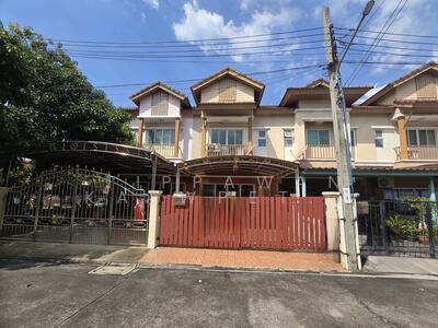 ขาย - Parinyalak Wongwan Sathorn : ปริญลักษณ์ วงแหวนสาทร, กรุงเทพ