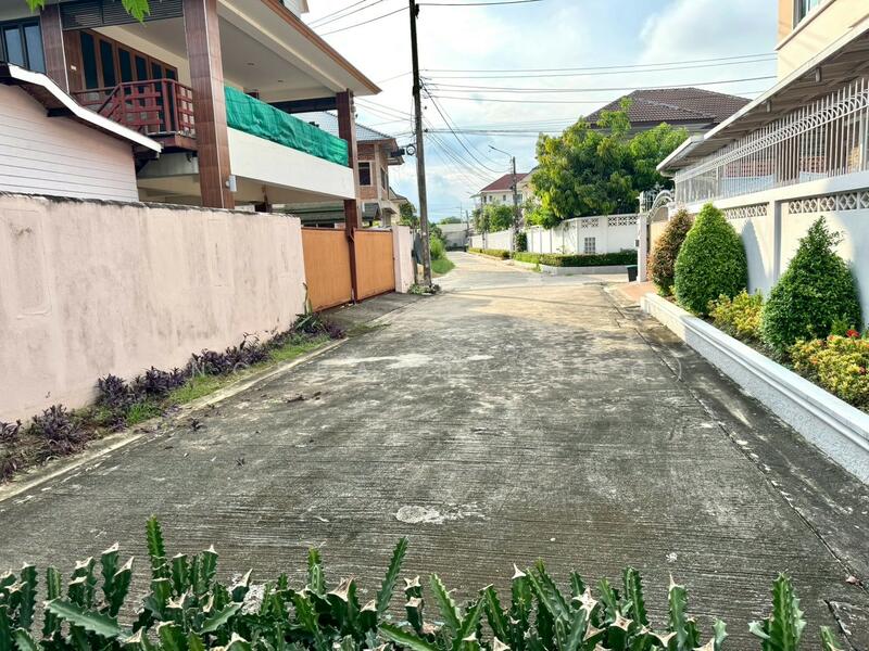 For Sale - ขายที่ดินเปล่า จรัญสนิทวงศ์ 37 ซ.อำนวย5 1 ไร่ 39.6 ตร.ว. (439.6 ตร.ว.) เดินทางสะดวก อยู่ในแหล่งชุ, Bangkok