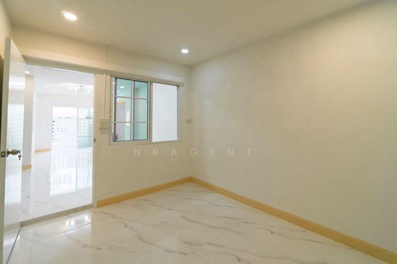 Buathong Thani, Nonthaburi, Soi Buathong Thani Village, Bang Bua Thong, Bang Bua Thong, Nonthaburi, 4 Bedrooms, 97 sqm, Townhouse For Sale, by NRagent, 500054128 - DDproperty.com