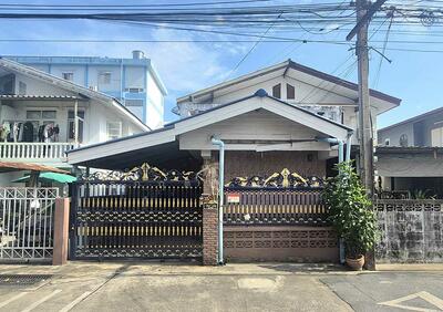 ขาย - บ้านแฝด 2 ชั้น สร้างเอง ซอยรามอินทรา 8 แยก 5, กรุงเทพ