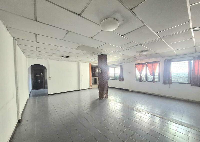 For Sale - บ้านแฝด 2 ชั้น สร้างเอง ซอยรามอินทรา 8 แยก 5, Bangkok