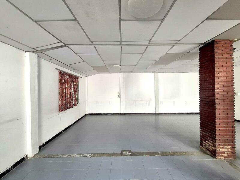 For Sale - บ้านแฝด 2 ชั้น สร้างเอง ซอยรามอินทรา 8 แยก 5, Bangkok