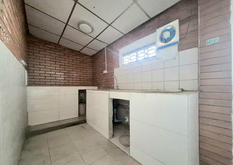 For Sale - บ้านแฝด 2 ชั้น สร้างเอง ซอยรามอินทรา 8 แยก 5, Bangkok