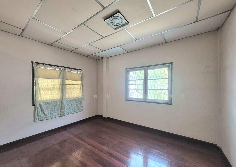 For Sale - บ้านแฝด 2 ชั้น สร้างเอง ซอยรามอินทรา 8 แยก 5, Bangkok