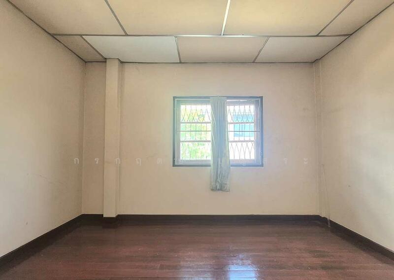 For Sale - บ้านแฝด 2 ชั้น สร้างเอง ซอยรามอินทรา 8 แยก 5, Bangkok