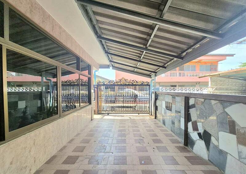 For Sale - บ้านแฝด 2 ชั้น สร้างเอง ซอยรามอินทรา 8 แยก 5, Bangkok