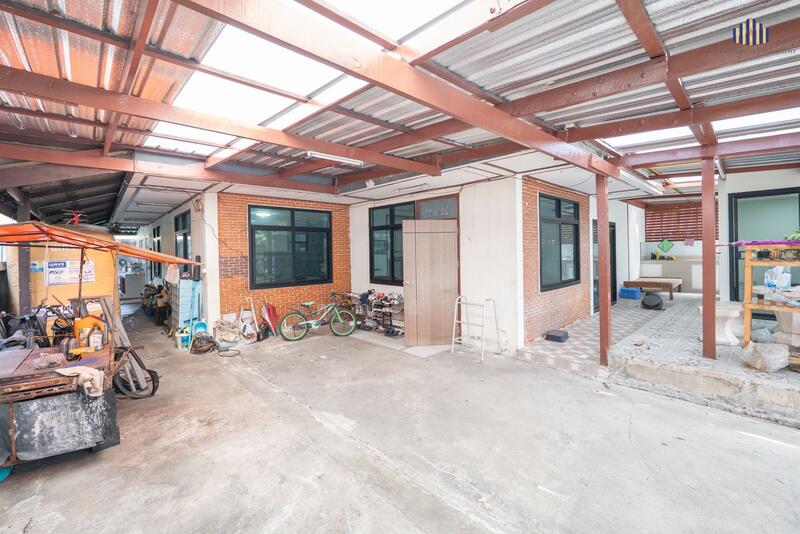 ขาย - ขายบ้านเดี่ยว ครึ่งไม้ครึ่งปูน พร้อมเรือนรับรองเพิ่งสร้างไม่นาน ซอยนวมินทร์69, กรุงเทพ