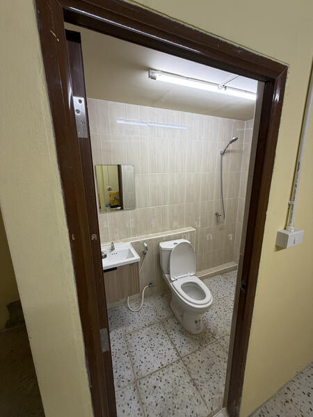 ห้องนํ้าชั้น1