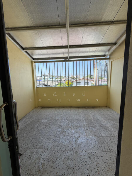 ชั้น 2 บริเวณระเบียง