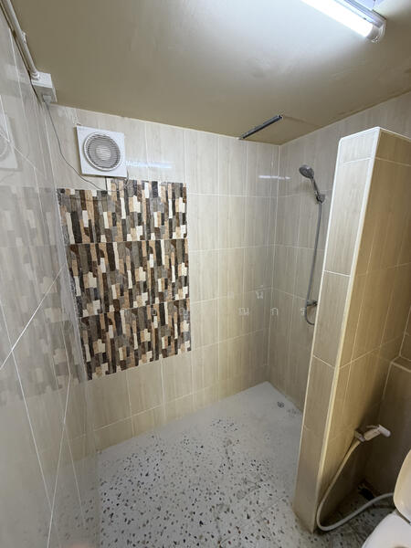 ห้องนํ้า ชั้น 2, 3