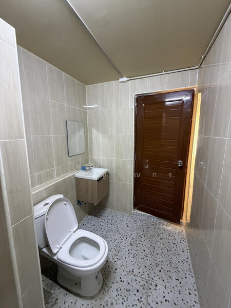 ห้องนํ้า ชั้น 2, 3