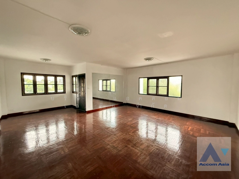 ให้เช่า - Home Office 7 Bedrooms Townhouse for Rent in Ramkhamhaeng, Bangkok, กรุงเทพ