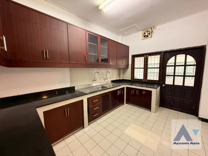 ให้เช่า - Home Office 7 Bedrooms Townhouse for Rent in Ramkhamhaeng, Bangkok, กรุงเทพ