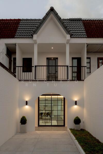 For Sale - ทาวน์โฮมรีโนเวทใหม่ ทำเลกลางเจ็ดยอด เชียงใหม่ เดินทางเพียง 1 km. To Maya - One Nimman, 1.5 km. To CM, Chiang Mai