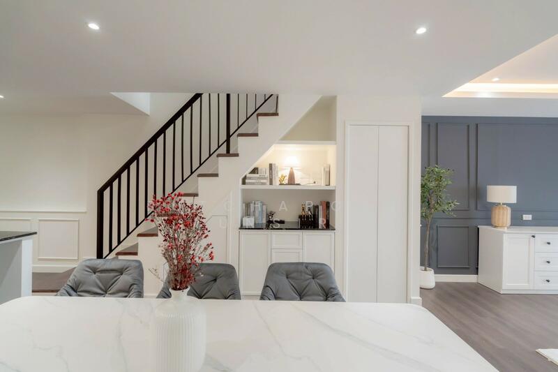 For Sale - ทาวน์โฮมรีโนเวทใหม่ ทำเลกลางเจ็ดยอด เชียงใหม่ เดินทางเพียง 1 km. To Maya - One Nimman, 1.5 km. To CM, Chiang Mai