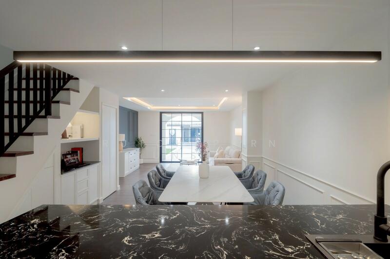 For Sale - ทาวน์โฮมรีโนเวทใหม่ ทำเลกลางเจ็ดยอด เชียงใหม่ เดินทางเพียง 1 km. To Maya - One Nimman, 1.5 km. To CM, Chiang Mai