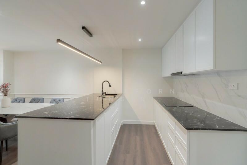 For Sale - ทาวน์โฮมรีโนเวทใหม่ ทำเลกลางเจ็ดยอด เชียงใหม่ เดินทางเพียง 1 km. To Maya - One Nimman, 1.5 km. To CM, Chiang Mai