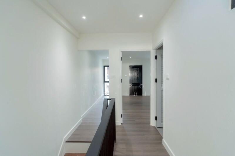 For Sale - ทาวน์โฮมรีโนเวทใหม่ ทำเลกลางเจ็ดยอด เชียงใหม่ เดินทางเพียง 1 km. To Maya - One Nimman, 1.5 km. To CM, Chiang Mai