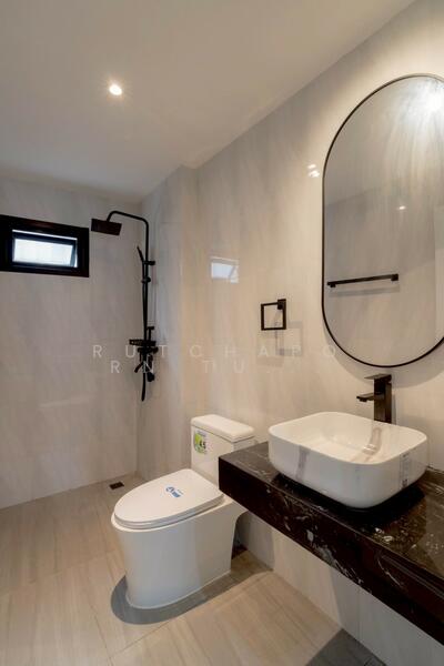 For Sale - ทาวน์โฮมรีโนเวทใหม่ ทำเลกลางเจ็ดยอด เชียงใหม่ เดินทางเพียง 1 km. To Maya - One Nimman, 1.5 km. To CM, Chiang Mai