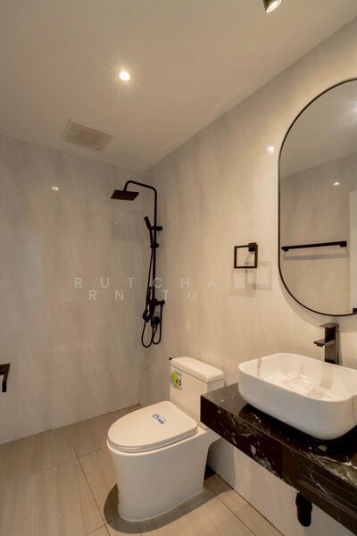 For Sale - ทาวน์โฮมรีโนเวทใหม่ ทำเลกลางเจ็ดยอด เชียงใหม่ เดินทางเพียง 1 km. To Maya - One Nimman, 1.5 km. To CM, Chiang Mai