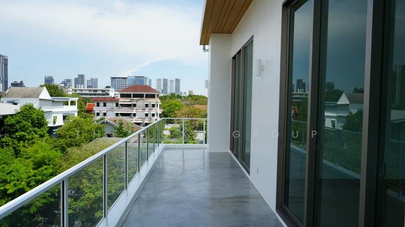 Home Office in Sukhumvit 56, Bangkok, Bang Chak, Phra Khanong, Bangkok, 4 Bedrooms, 500 sqm, Townhouse For Sale, by The Luxe Group, 500055746 - DDproperty.com