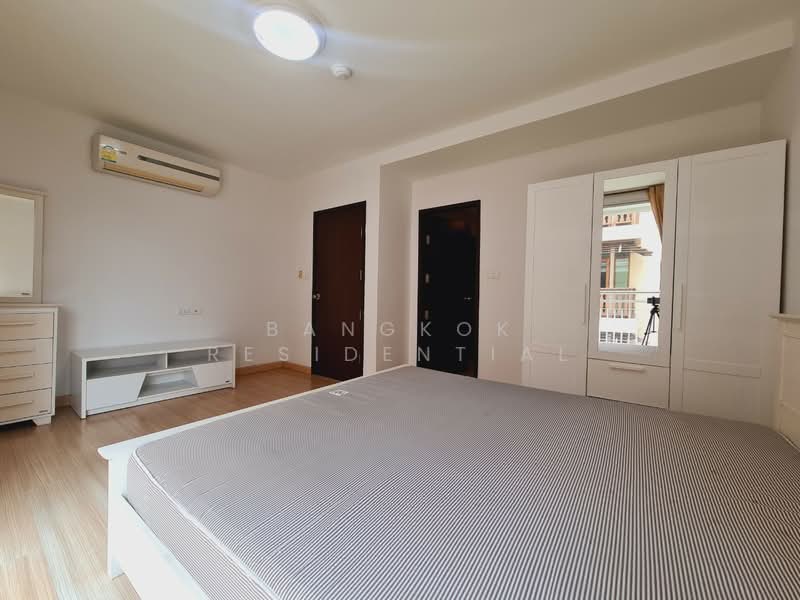 Y.O. Place, Bangkok, 223 Soi Sai Nam Thip 2, Khlong Toei, Khlong Toei, Bangkok, 2 Bedrooms, 105 sqm, Apartment For Rent, by Bangkok Residential, 500056038 - DDproperty.com