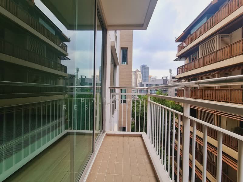 Y.O. Place, Bangkok, 223 Soi Sai Nam Thip 2, Khlong Toei, Khlong Toei, Bangkok, 2 Bedrooms, 105 sqm, Apartment For Rent, by Bangkok Residential, 500056038 - DDproperty.com