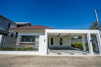 ขาย - ใช้ชีวิตง่ายๆ ในบ้านใหม่ 3 ห้องนอนพร้อมสระว่ายน้ำ ที่หางดง, เชียงใหม่