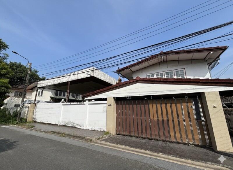 For Sale - บ้านการเคหะท่าทราย ซอยประชาชื่น 12, Bangkok