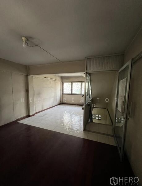 For Rent - For Rent Bangkok Shop House Sukhumvit Watthana BTS Ekkamai BRE26283, Bangkok