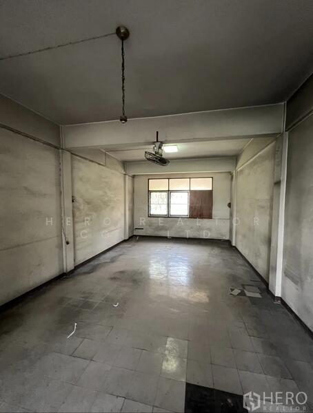 For Rent - For Rent Bangkok Shop House Sukhumvit Watthana BTS Ekkamai BRE26283, Bangkok