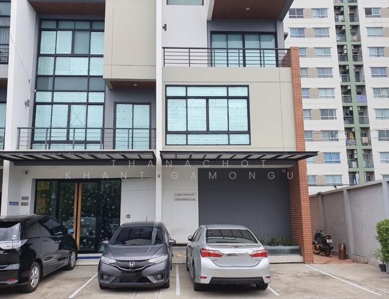 ขาย - ทาวน์เฮ้าส์ 4-ห้องนอน, กรุงเทพ