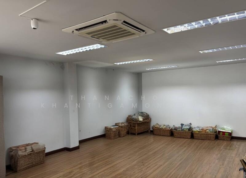 ขาย - ทาวน์เฮ้าส์ 4-ห้องนอน, กรุงเทพ