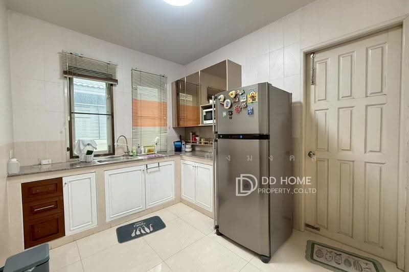 Ratirom Park Ratchapruek-Suan Phak 32, Nonthaburi, Bang Kruai–Jong Thanom Road (Soi Suan Phak 32), Mahasawat, Bang Kruai, Nonthaburi, 4 Bedrooms, 140 sqm, Townhouse For Sale, by ธวินันท์ มิ่งมงคล, 500057186 - DDproperty.com