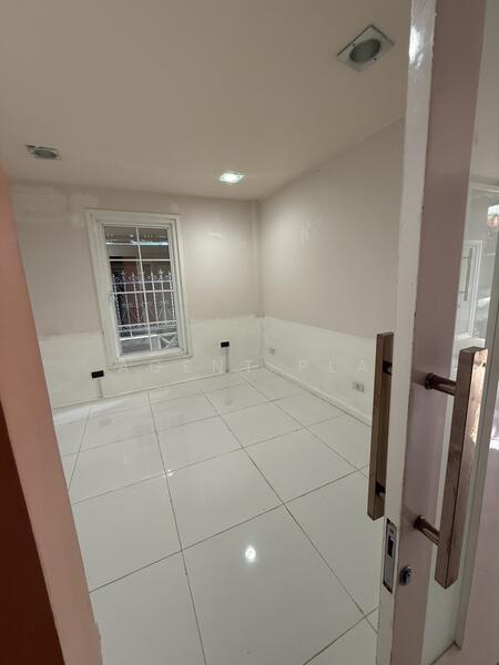 ให้เช่า - Commercial building for rent in Town in Town (SPSAD3713), กรุงเทพ