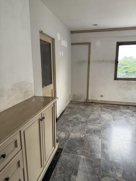 ให้เช่า - Commercial building for rent in Town in Town (SPSAD3713), กรุงเทพ