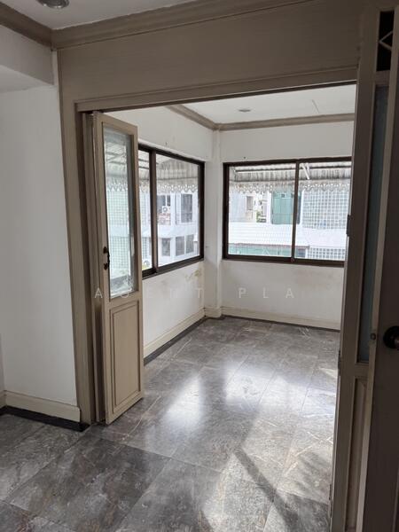 ให้เช่า - Commercial building for rent in Town in Town (SPSAD3713), กรุงเทพ