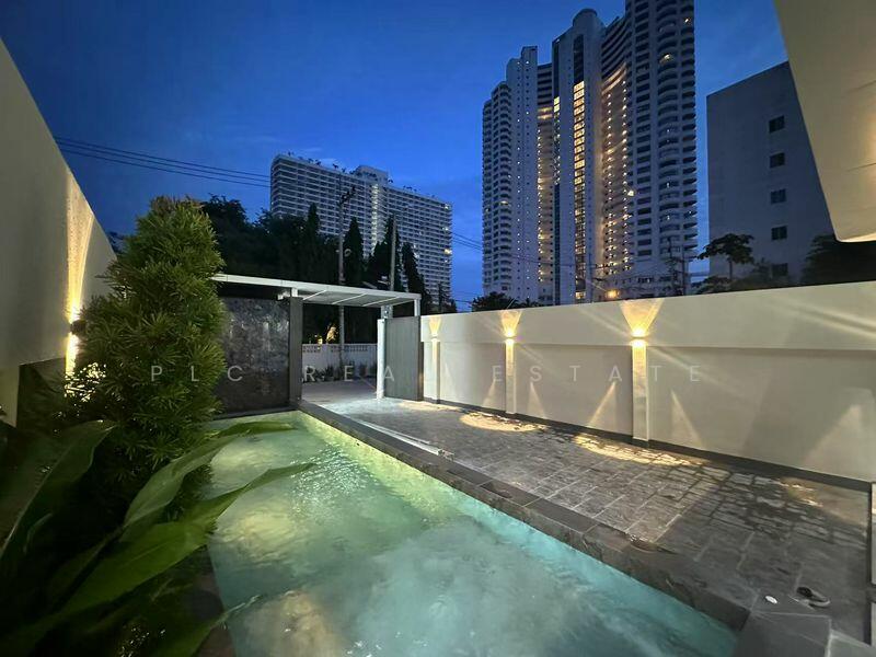 For Sale - Pool Villa 5 Bedrooms in Jomtien, Chon Buri (Pattaya)