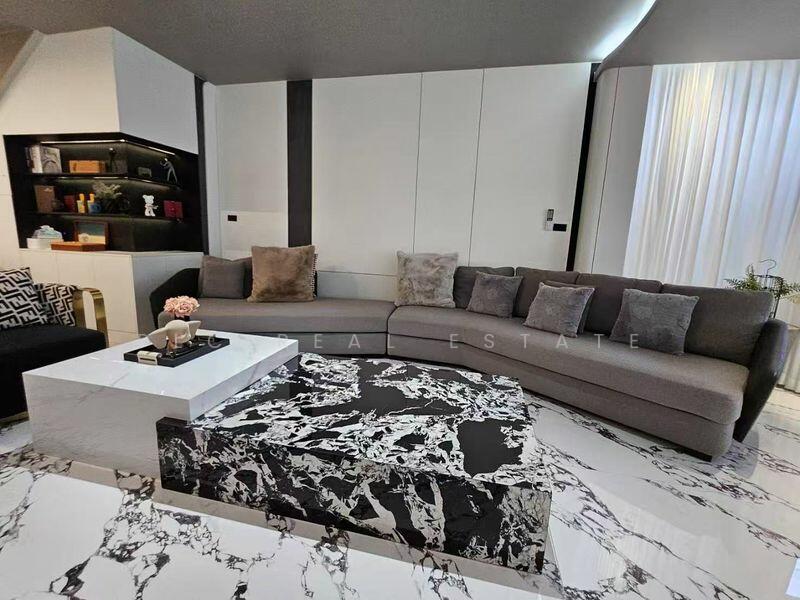 For Sale - Pool Villa 5 Bedrooms in Jomtien, Chon Buri (Pattaya)