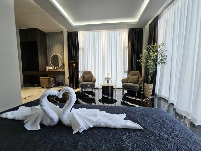 For Sale - Pool Villa 5 Bedrooms in Jomtien, Chon Buri (Pattaya)