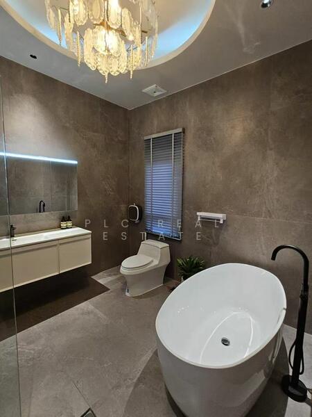 For Sale - Pool Villa 5 Bedrooms in Jomtien, Chon Buri (Pattaya)