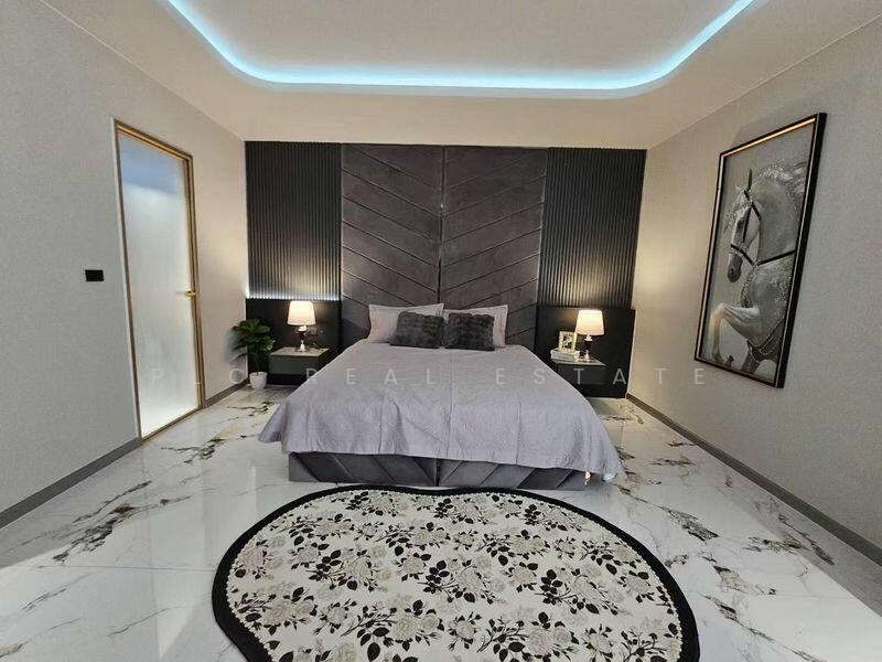 For Sale - Pool Villa 5 Bedrooms in Jomtien, Chon Buri (Pattaya)