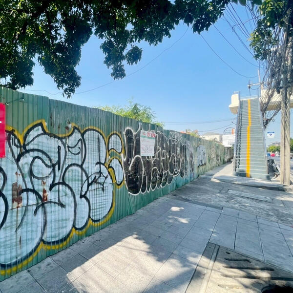 ขาย - ที่ดินปากซอยนวมินทร์69 ขนาด200 ตรว. แปลงมุม ติดถนน2ด้าน, กรุงเทพ