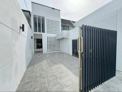 ขาย - Townhouse for Sale in Sukhumvit 71, กรุงเทพ