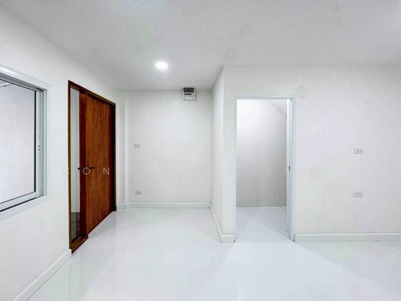 ขาย - หมู่บ้าน 84 แมนชั่น : Baan 84 Mansion, กรุงเทพ