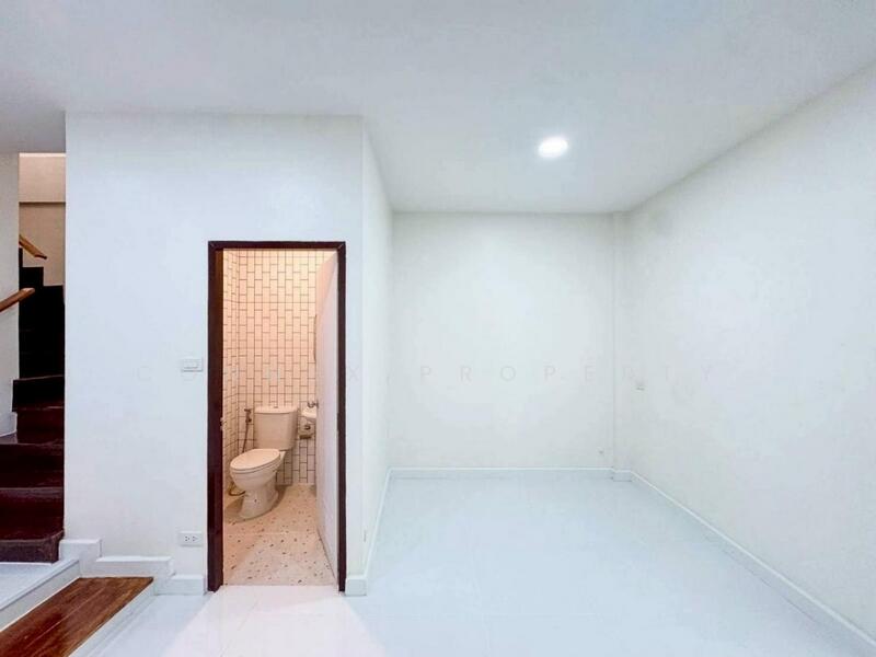 ขาย - หมู่บ้าน 84 แมนชั่น : Baan 84 Mansion, กรุงเทพ