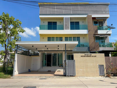 ขาย - ขายทาวน์โฮม 3 ชั้น พร้อมสระว่ายน้ำส่วนตัว เขาตาโล พัทยา เดินทางสะดวก, ชลบุรี